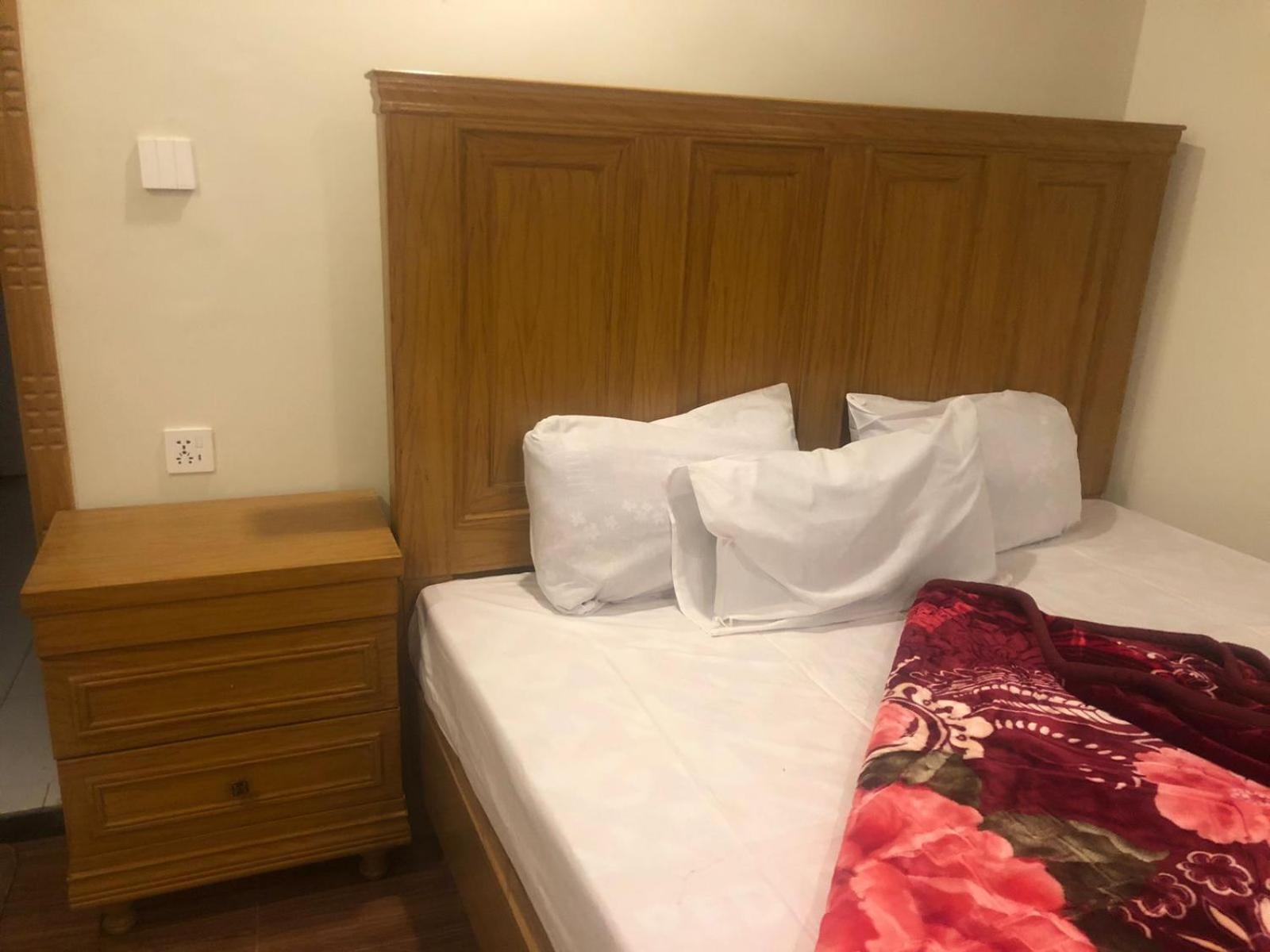 Al Buraq Hotel Iszlámábád Kültér fotó